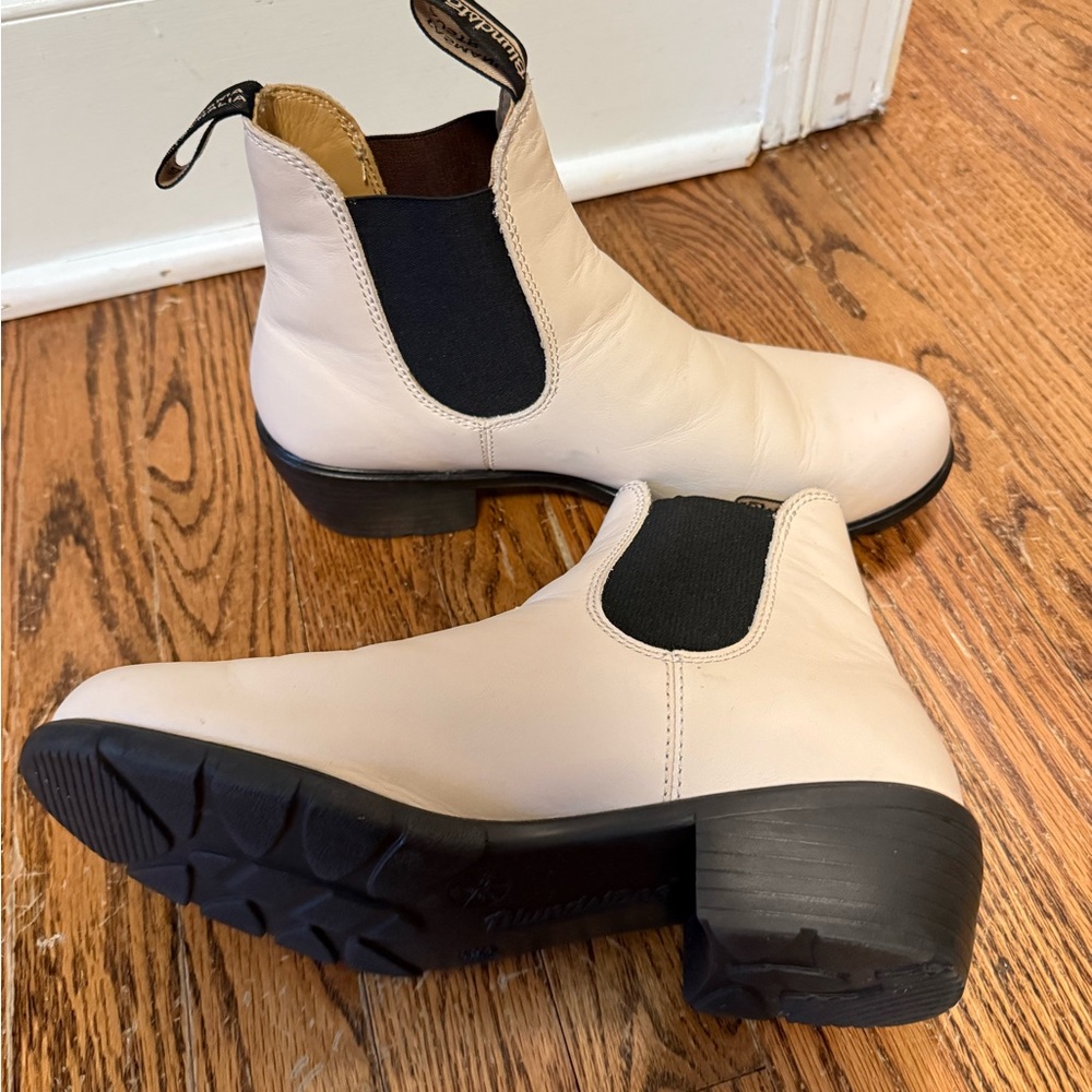 White Heeled Blundstone boots #1671 - Picture 3 of 8